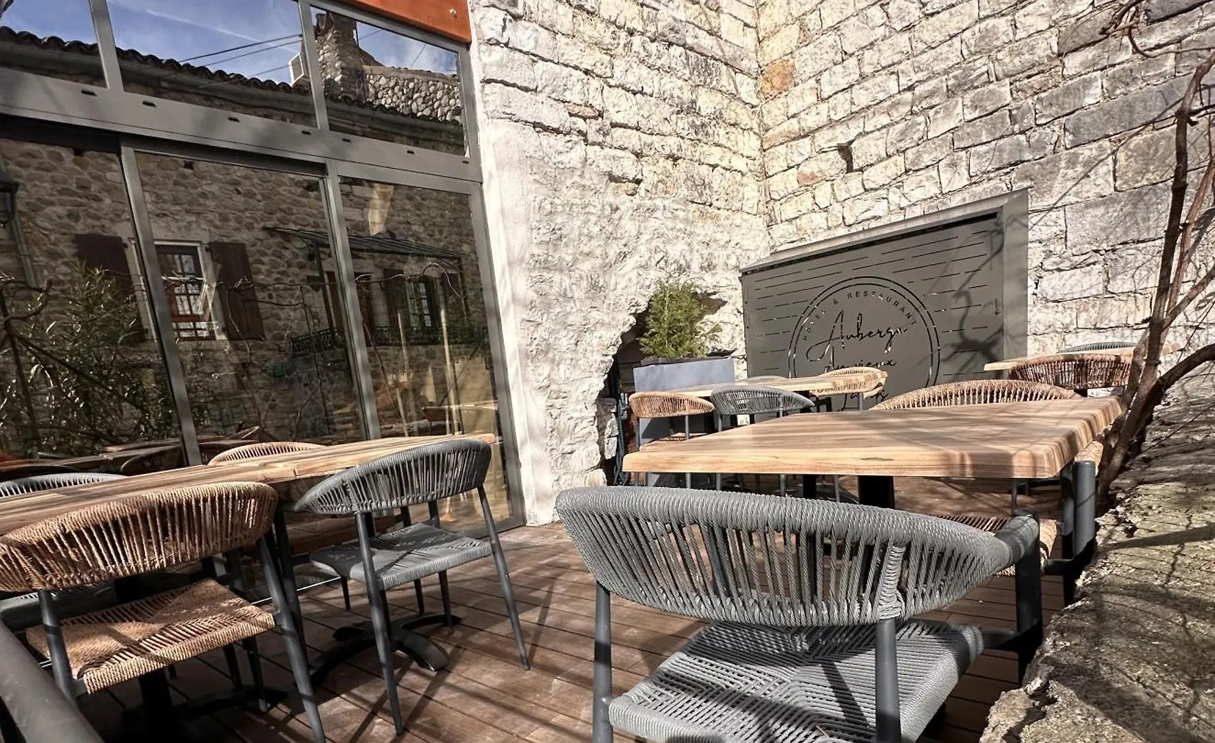 Auberge Du Vieux Lanas Logis Hotel Restaurant