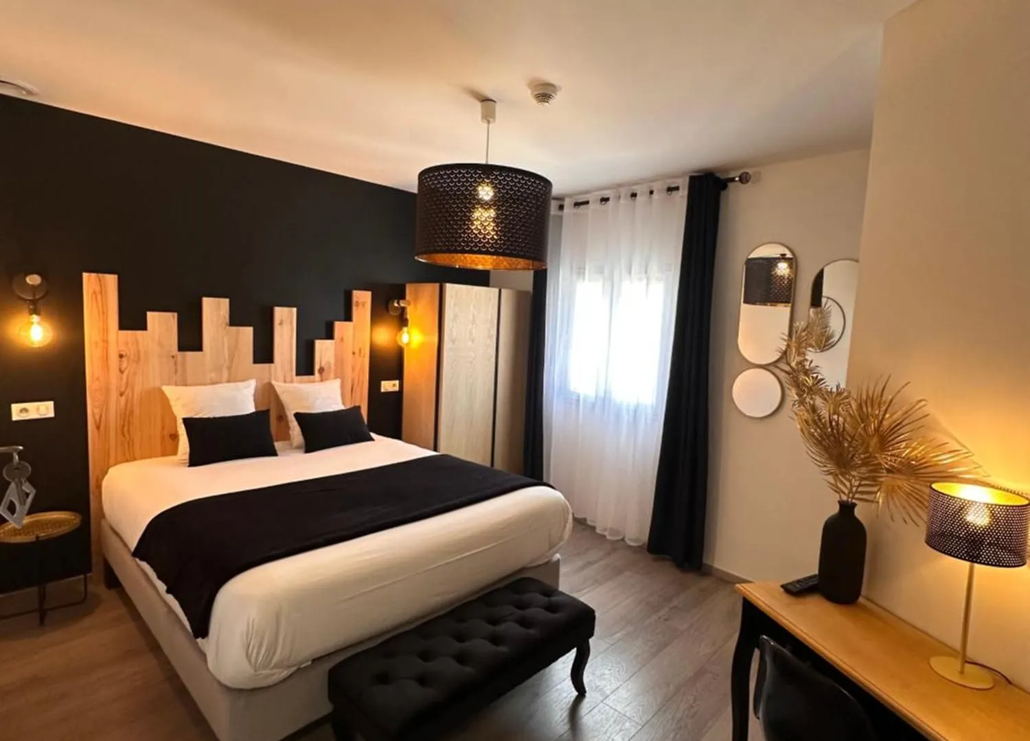 Auberge Du Vieux Lanas Logis Hotel Restaurant